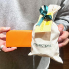 【COMPLETE WORKS/コンプリートワークス】プレゼントにもおすすめ！ ワンアクセントがある名刺入れはいかがでしょうか