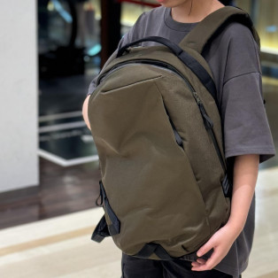 「ABLE CARRY」オリーブカラーがカッコ良すぎます！