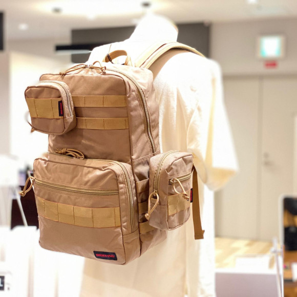 「BRIEFING」自分だけのバッグを作る！