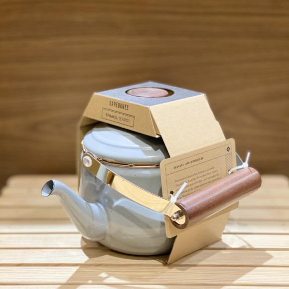 「エナメル食器」アンティーク調のカワイイのが入荷してます！