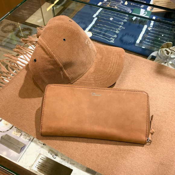 王道、茶色のお財布！