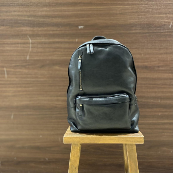 「レザーリュック」被らないバッグをお探しなら