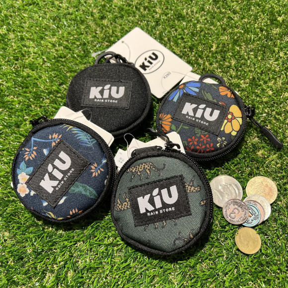 【KiU】キーホルダーのように持ち運べる！ラウンドケースポーチ