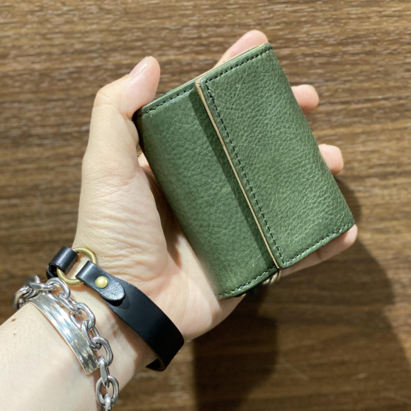 「CACTA」スライド式が心地よいミニ財布