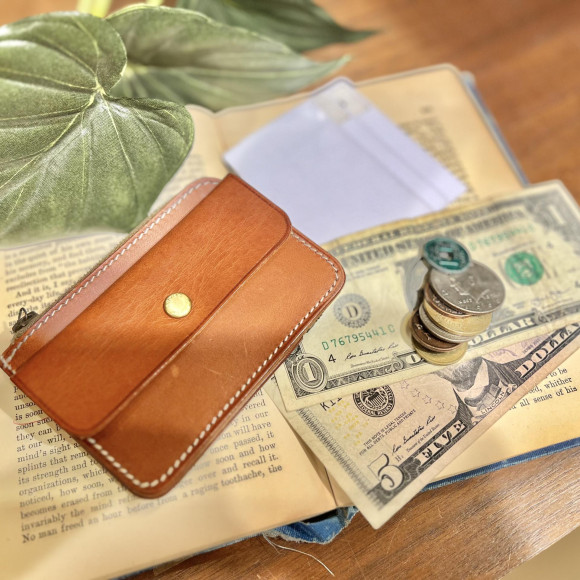 【ARTS&CRAFTS】形にも素材にもこだわったコンパクト財布