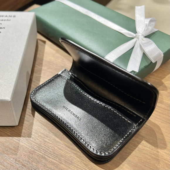 【WILDSWANS】ギフトにオススメ！ビジネスシーンで使える、ワンランク上の名刺入れ！