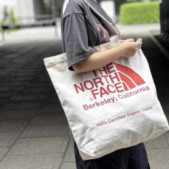 「THE NORTH FACE」「トートバッグ」サラッと使えてお洒落