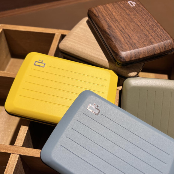 【OGON】それ、何？って言われるユニークカードケース！