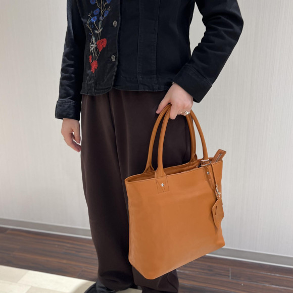 【DOCHE】ミドルサイズのトートバッグ！