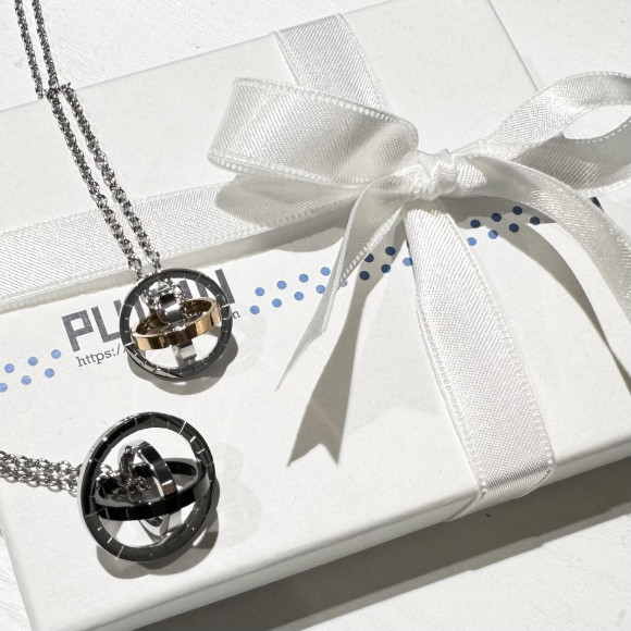 「PLUGIN」ペアでもお洒落なネックレス