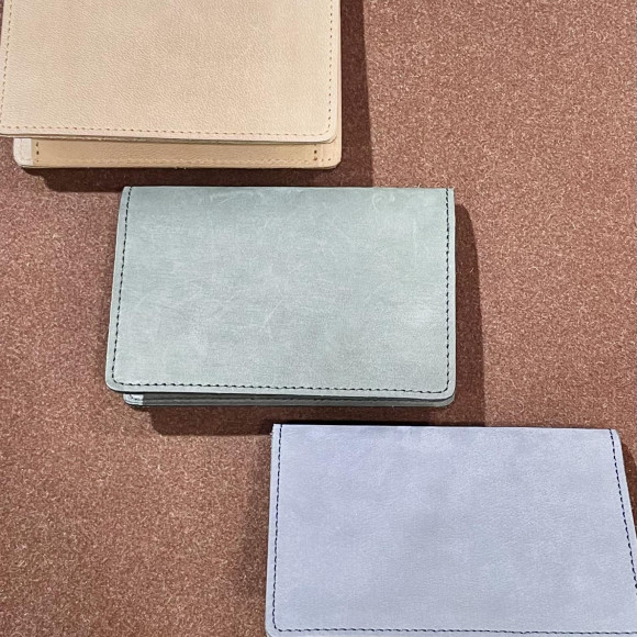 【SLOW/スロウ】贈り物にもおすすめ！なめらかな手触りの名刺入れ 