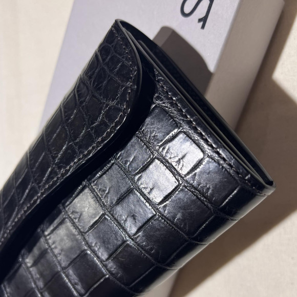 【WILDSWANS】 "WAVE" long-awaited appearance, Crocodile's long wallet