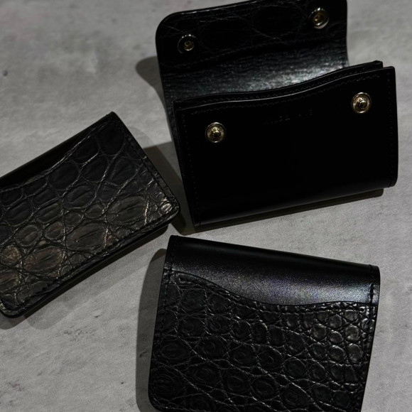 [WILDSWANS × COLLECTORS Bespoke] [Saddle pull-up x Crocodile] [Released on November 8]