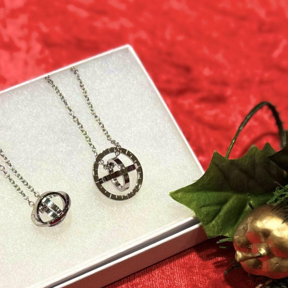 【PLUGIN】カワイイ系統のペアネックレスをお探しなら