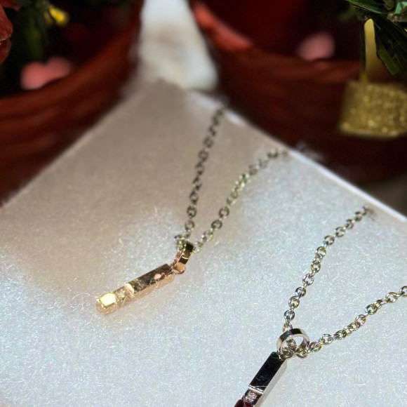 【PLUGIN】シンプルなペアネックレスが気分なら