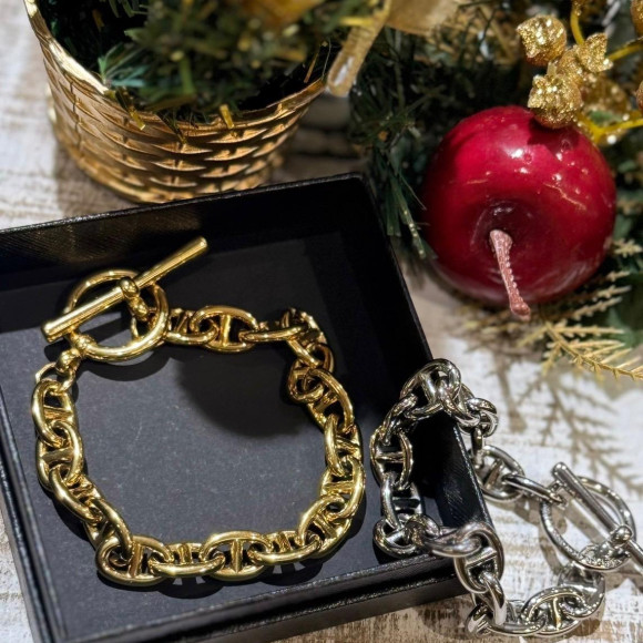 【LOSE FORD】ファッションの主役になるアクセサリーをプレゼントしたい