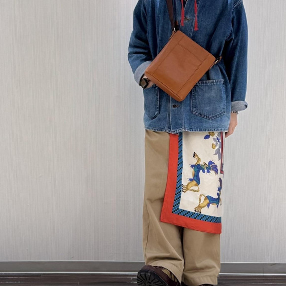 【DOCHE】オールシーズン活躍するレザーバッグ