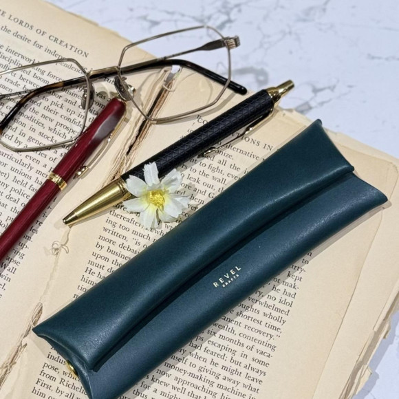 【REVEL】送別品や卒業祝いにおすすめのペンケース