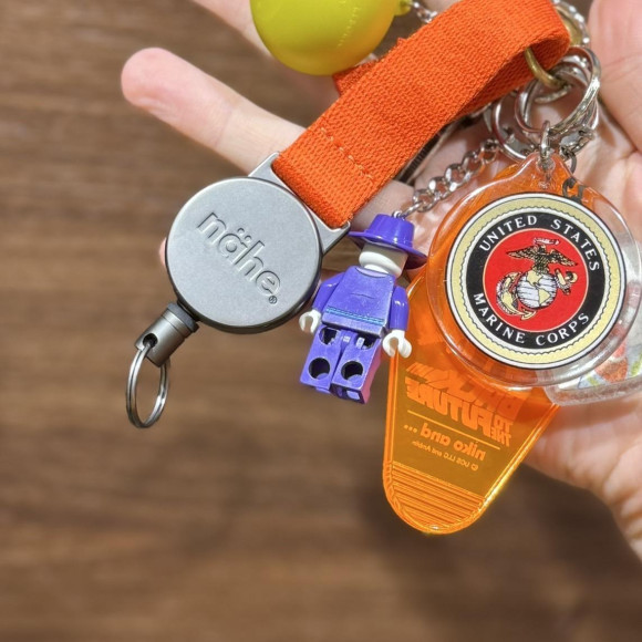 【nahe/ネーエ】どこに付けても存在感抜群のキーリング！