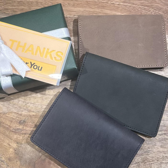 【SLOW/スロウ】スマートで上品な名刺入れ！