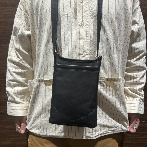 【NELD】サコッシュサイズのレザーショルダーバッグ！