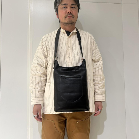 【NELD】ちょうど良い、サイズ感でいつでも使えるレザーショルダーバッグ！