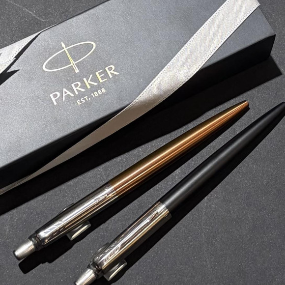 【PARKER】ギフトにもピッタリ！汎用性抜群のボールペン！