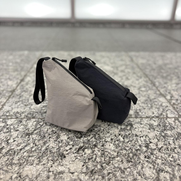【NOMANZ_GEAR】洗練されたデザインと抜群の汎用性の自立式ポーチ