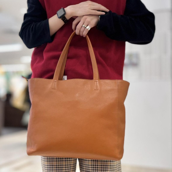 【DOCHE】秋冬コーデにマッチする本革トートバッグ