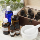 [ห้องทำงาน] เดือนกุมภาพันธ์การสร้าง... เทียนอะโรม่าของวนิลาเล็บน้ำมัน & ของโรสการเอาใจใส่ - ที่ถูกกอด เพื่อมีกลิ่นหอม และหรูหราหวาน