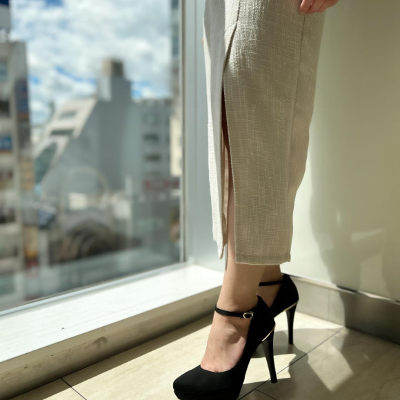 サテンパンプス