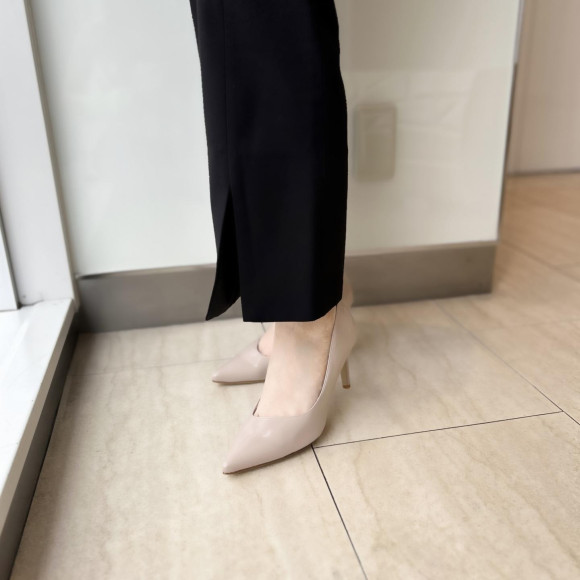 ポインテッドトゥカットヒールパンプス♪