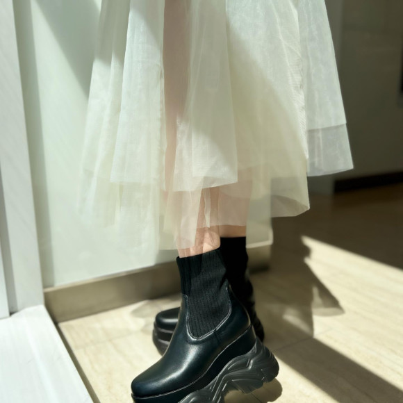 厚底ソックスショートブーツ