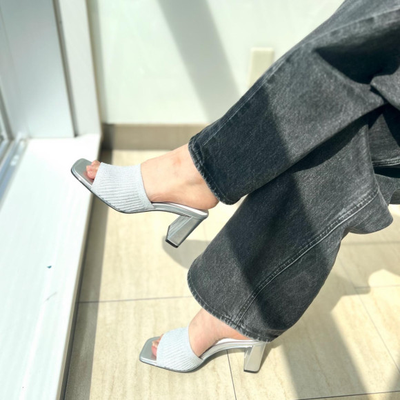 การเป็นที่นิยมอย่างมาก! รองเท้าแตะนิท♪