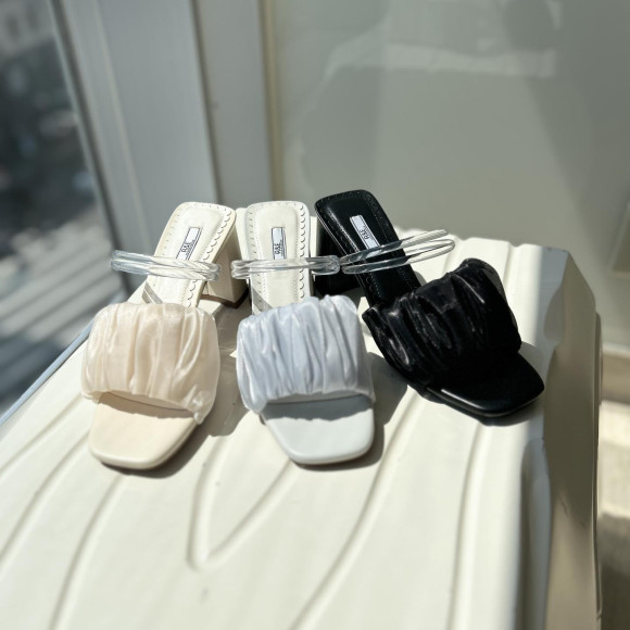 แนะนำรองเท้าแตะมีชื่อเสียงของอาทิตย์นี้!