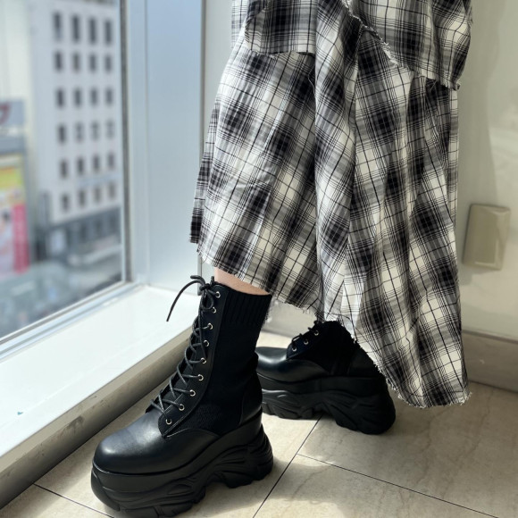 ソックスミドルブーツ