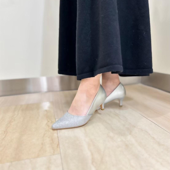 オケージョンにもぴったり！！LOWヒールパンプス