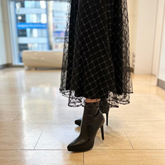 Pointed to high heel short boots