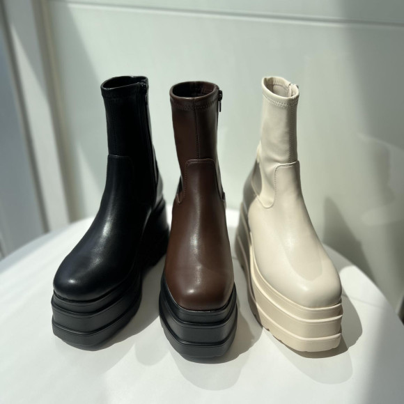 再進貨!厚底拉伸短靴!