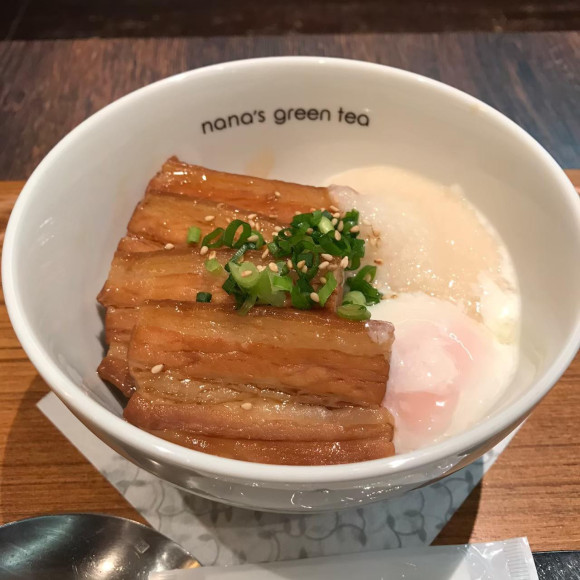 豚角煮とろろ丼