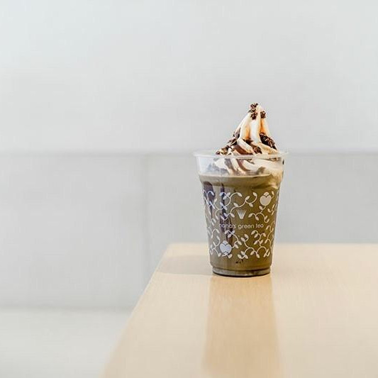 ほうじ茶チョコクランチソフトクリームラテ