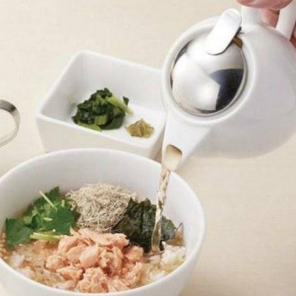 鮭ととろろ昆布の柚子胡椒出汁茶漬け