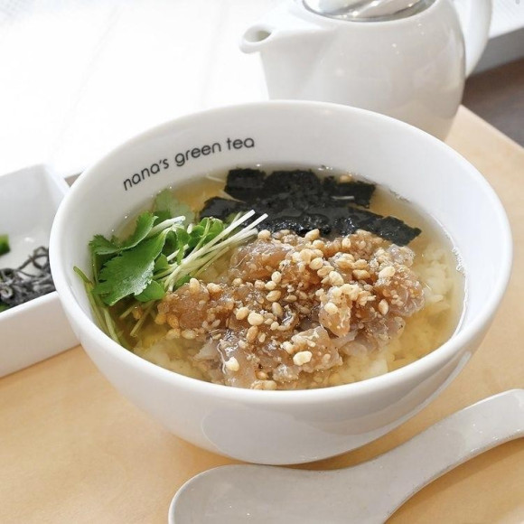 カジキ鮪の胡麻和え出汁茶漬け