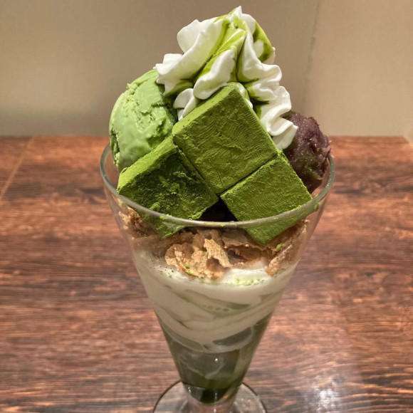 人気の抹茶生チョコレートパフェ！