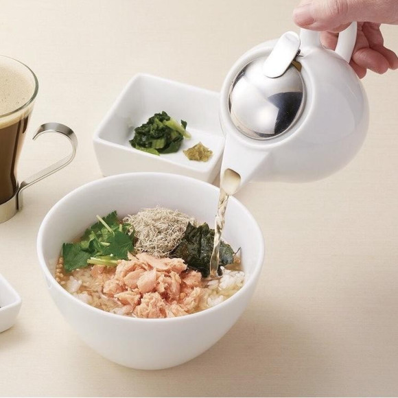 鮭ととろろ昆布の柚子胡椒出汁茶漬け