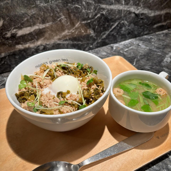 鶏そぼろどんぶり