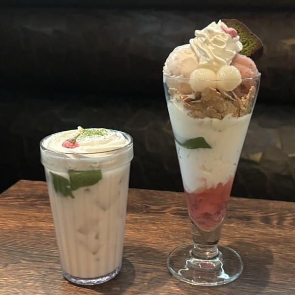 Get early spring! New parfait and drink!