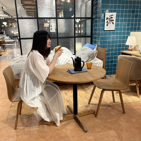 【LENKI】コンパクトなラウンドテーブル