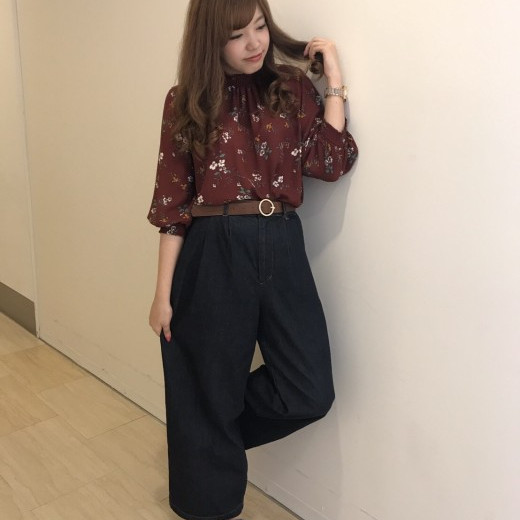花柄ブラウス