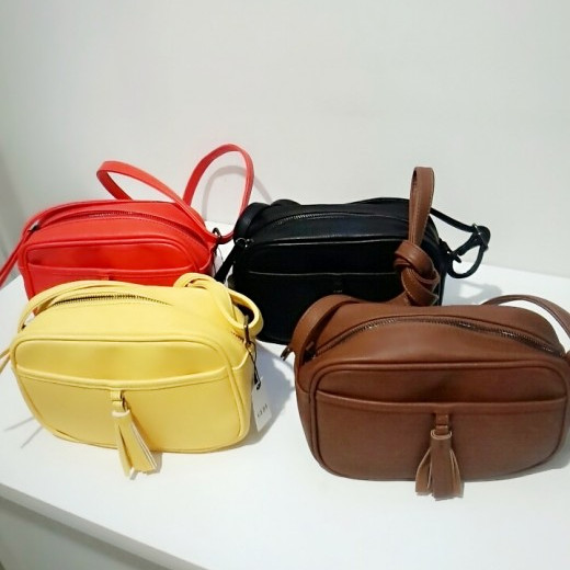 タッセルショルダーBAG